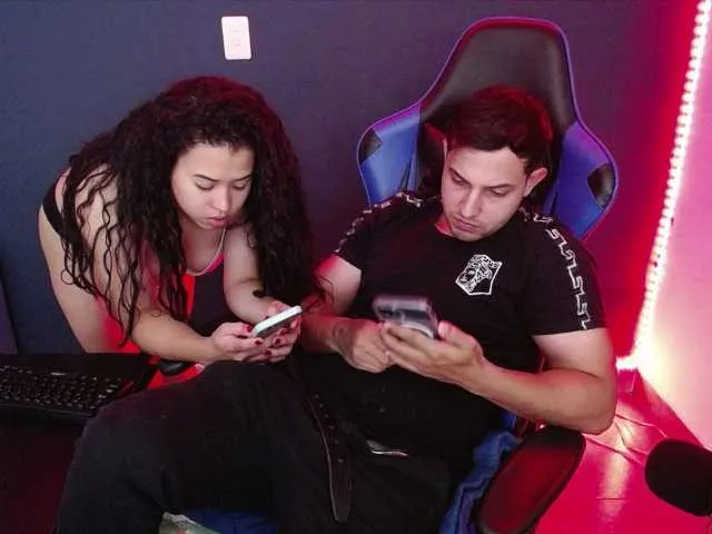 couplee-horny's Thumb Image