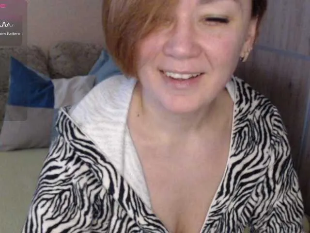 Julia99 – webcam model profile photo