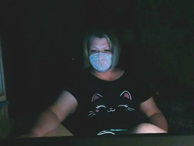 MsYummy – webcam model profile photo