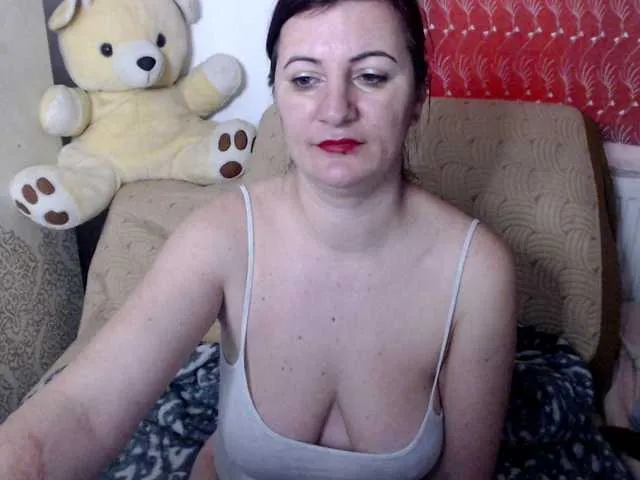 Natalyaredd – webcam model profile photo