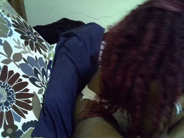 PetiteJune – webcam model profile photo