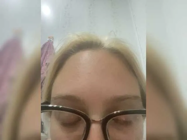 purplefoxy888 – webcam model profile photo