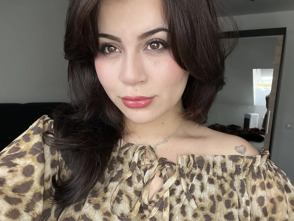 ShantaleParist – webcam model profile photo