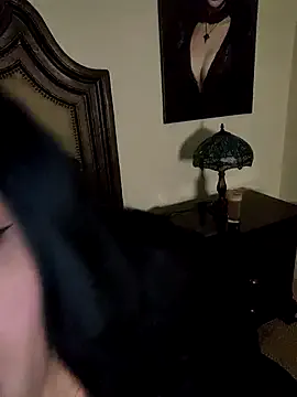 BustyVampyre – webcam model profile photo