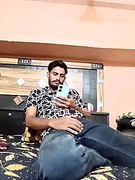 HotXKrish – webcam model profile photo