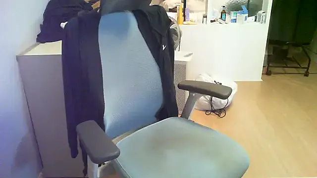 inline_suit – webcam model profile photo