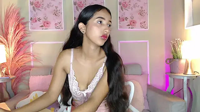 MilkyLally – webcam model profile photo