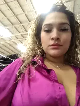 Sara_smiiith211 – webcam model profile photo